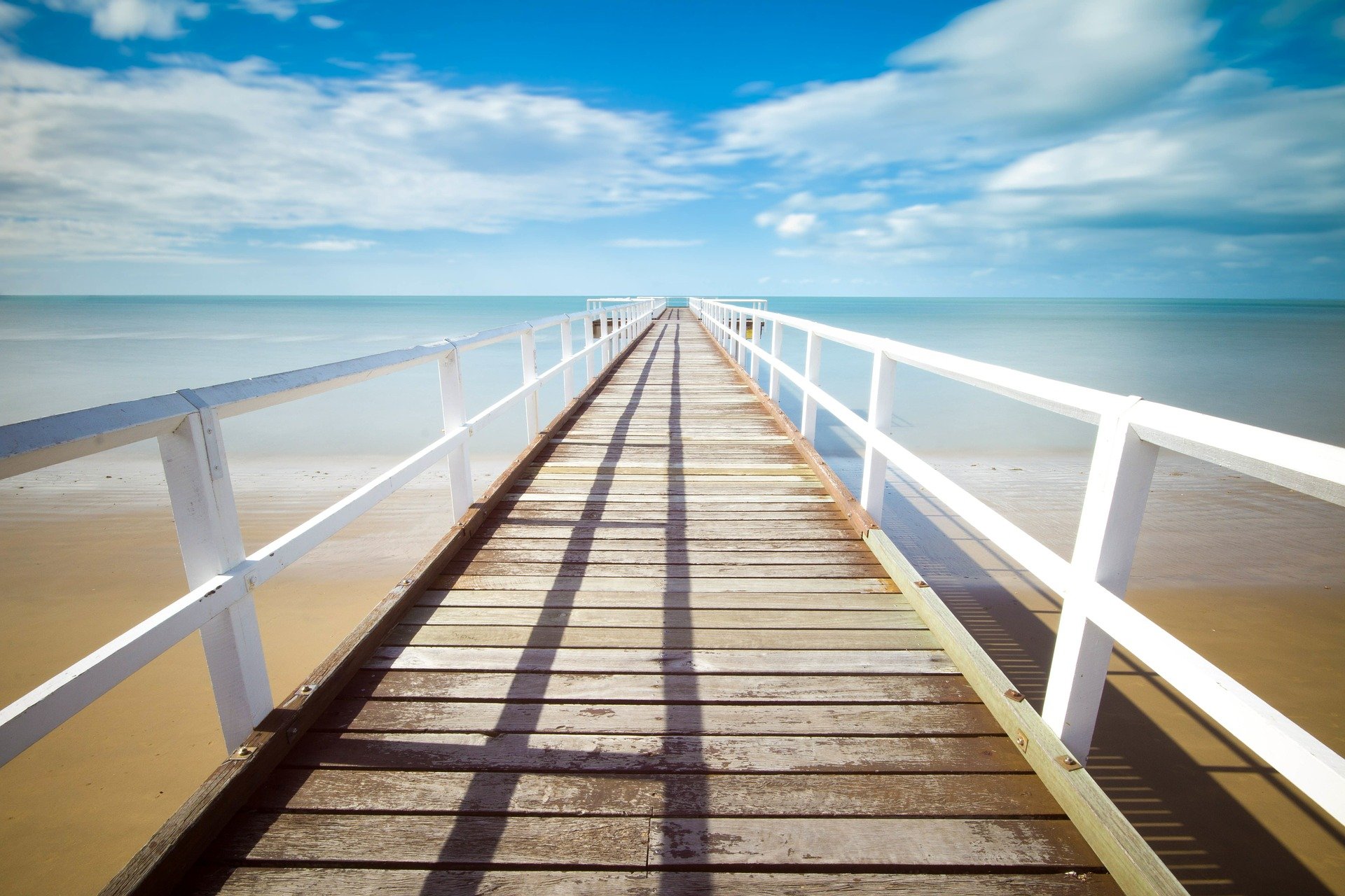 “El cielo no es el límite sino una parada más en el camino”. (Berry Gordy)